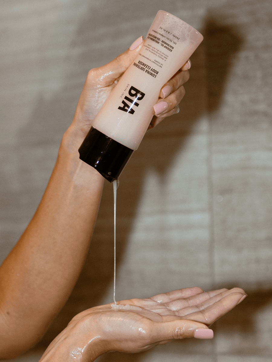 MOISTURE BOMB KIT: LUMINA SOFTENING BODY CLEANSER  & WHIPPED CRÉME DUO